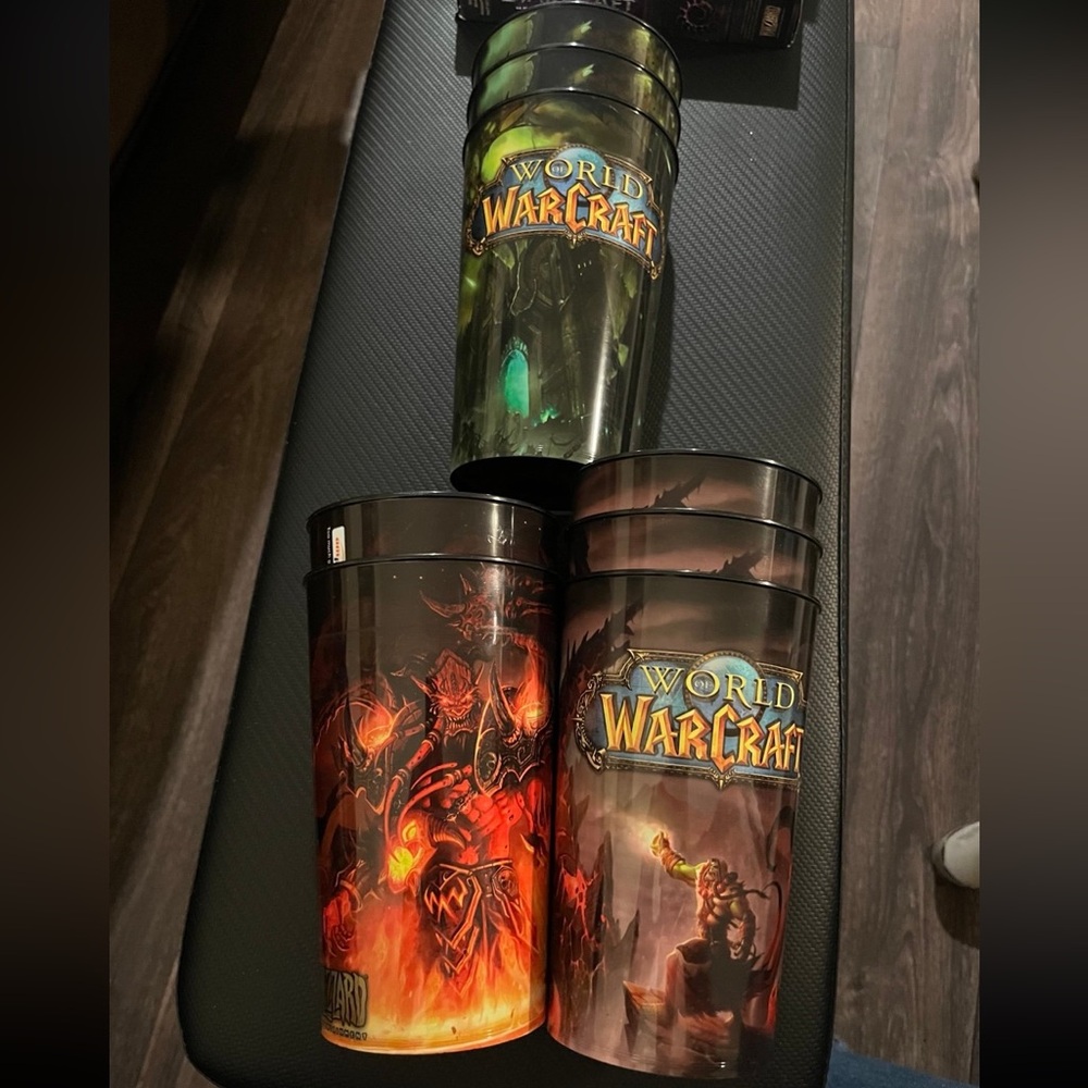 8 World of Warcraft 32oz AM/PM Collector Cups.
